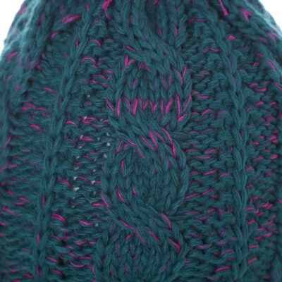 détails beanie petrol magenta